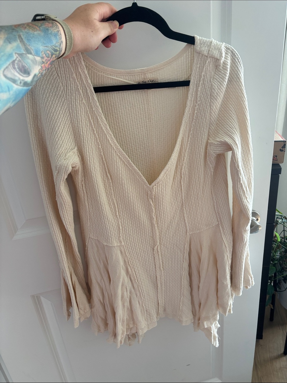 Women's Cream Long-Sleeve V-Neck Textured top with bell sleeves float